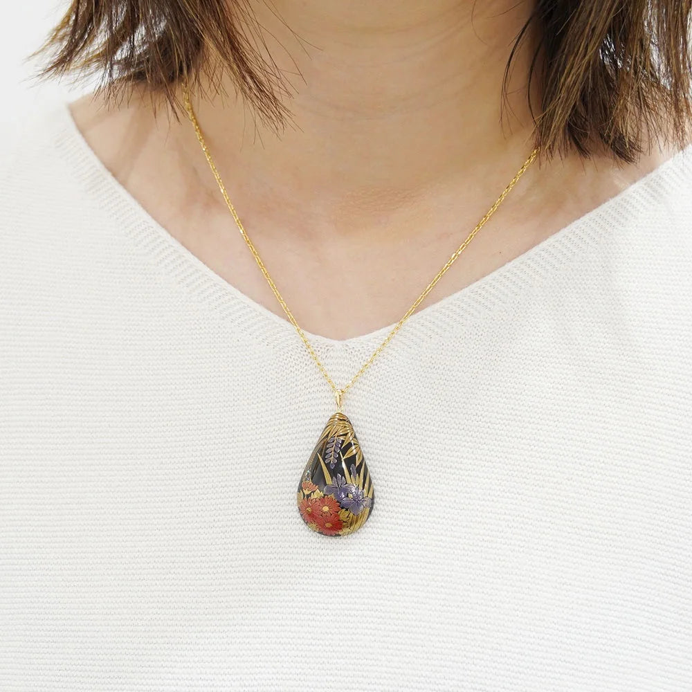 Maki-e Urushi Lacquer Pendant Necklace - Amber / Flower -, Traditional Japanese Urushi Lacquer Jewelry