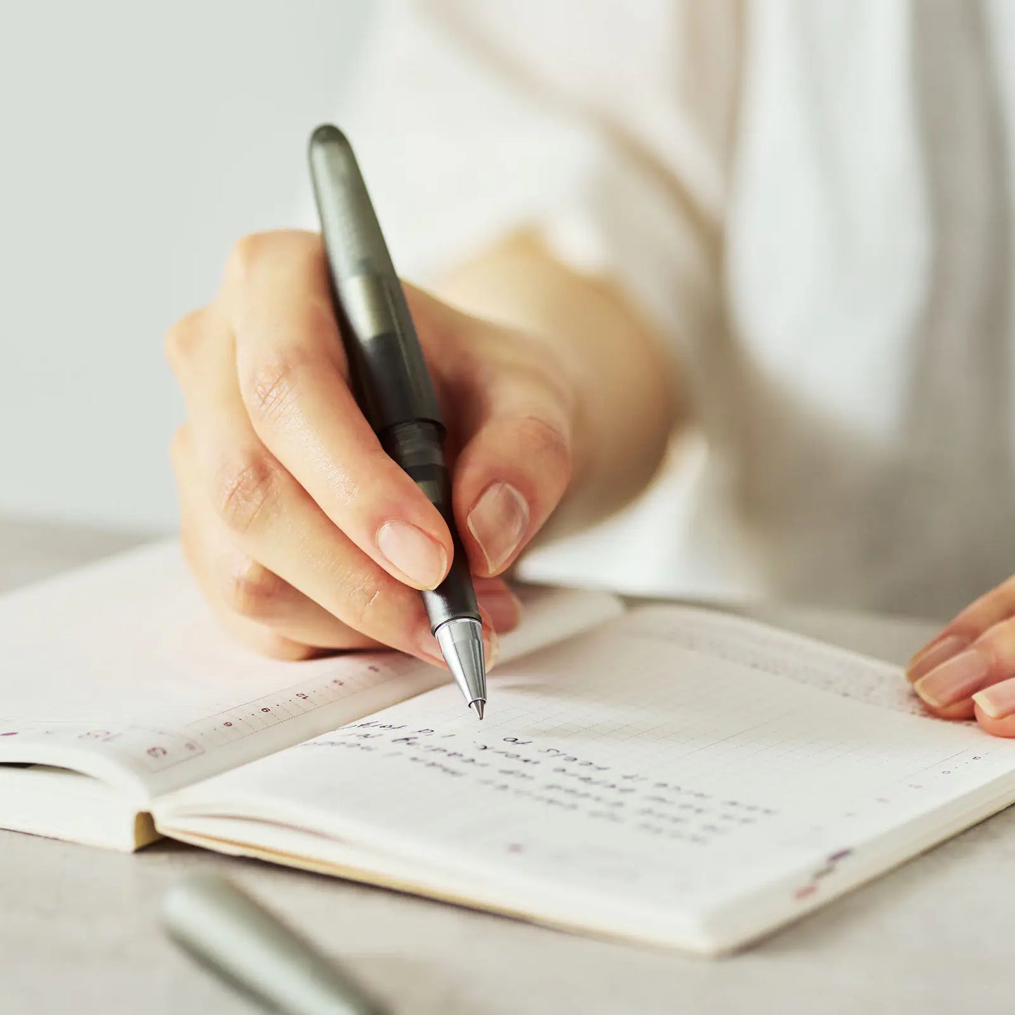 Kakimori x TSUKI no IRO: Frost Fountain Pen (EF) / Rollerball Pen, 2027 Hobonichi Accessories