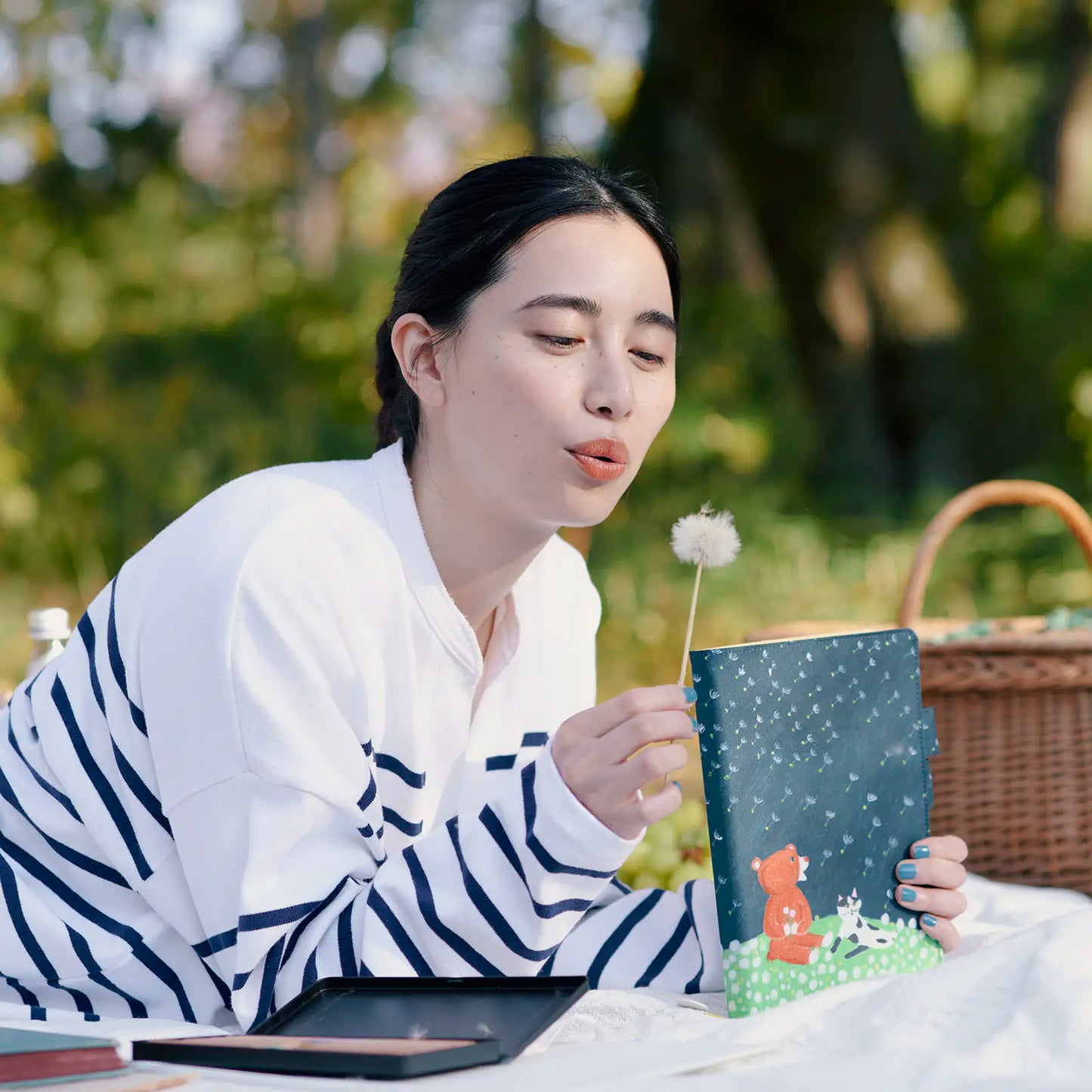 Keiko Shibata: Gentle breeze in a dandelion field [Hobonichi Cousin (A5) Techo Cover] (Cover Only)