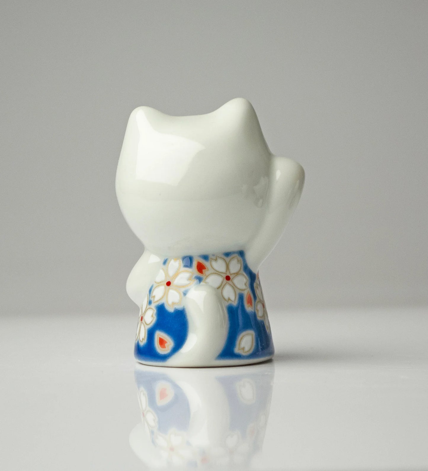 Kutani Yaki(ware) Japanese Maneki-Neko (Beckoning Cat) Figure - Cherry Blossom -