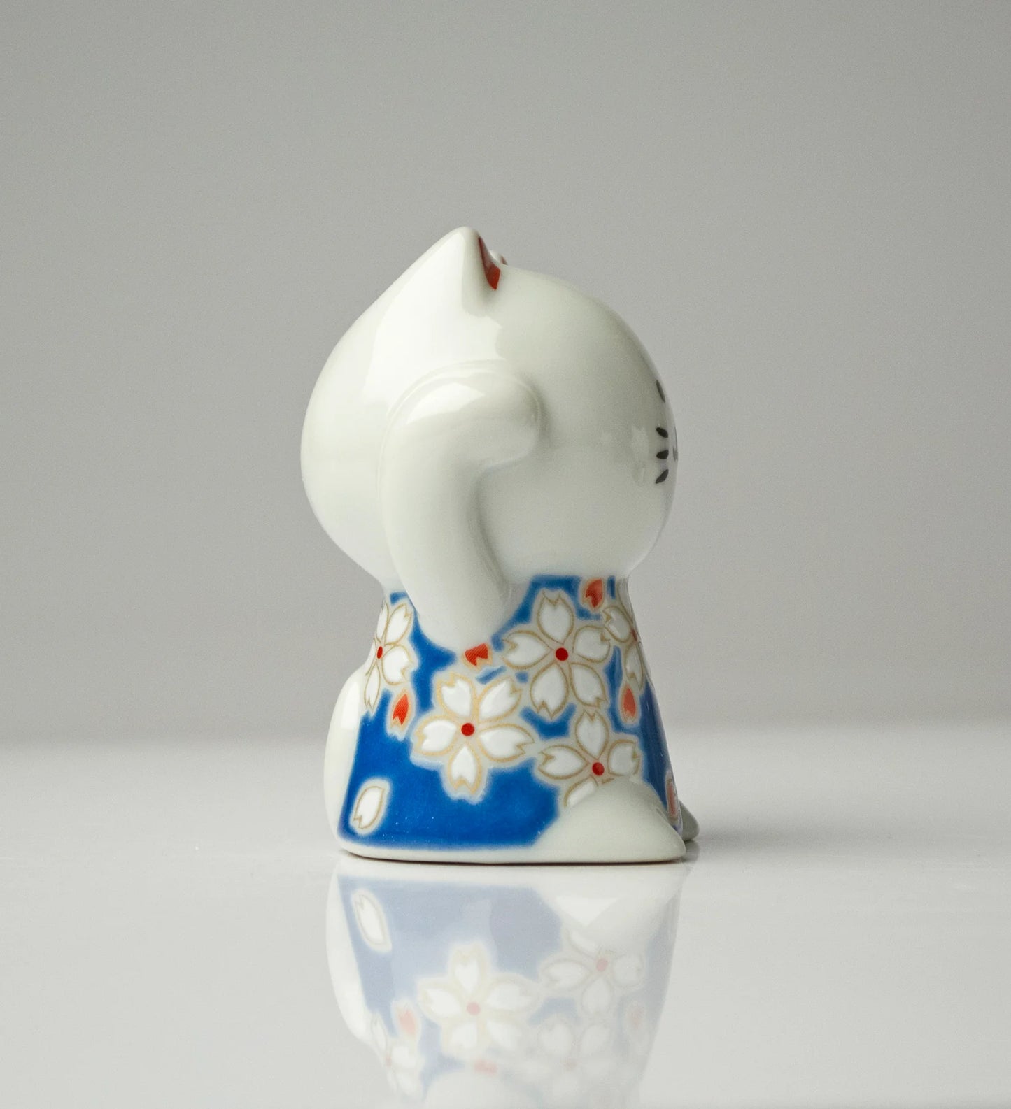 Kutani Yaki(ware) Japanese Maneki-Neko (Beckoning Cat) Figure - Cherry Blossom -