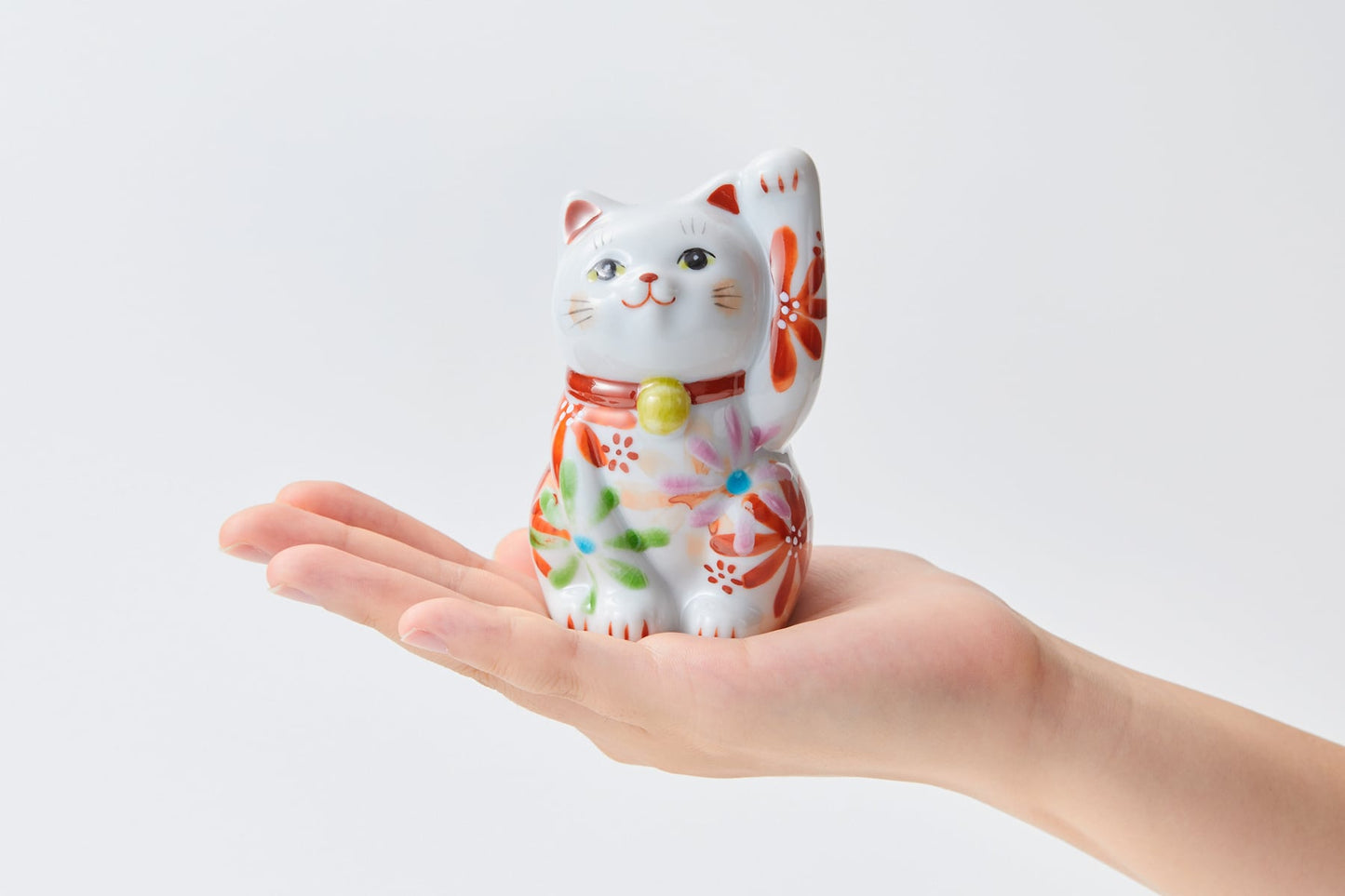 Kutani Yaki(ware) Japanese Maneki-Neko (Beckoning Cat) Figure - Flower / Red -, Japanese lucky cat figure