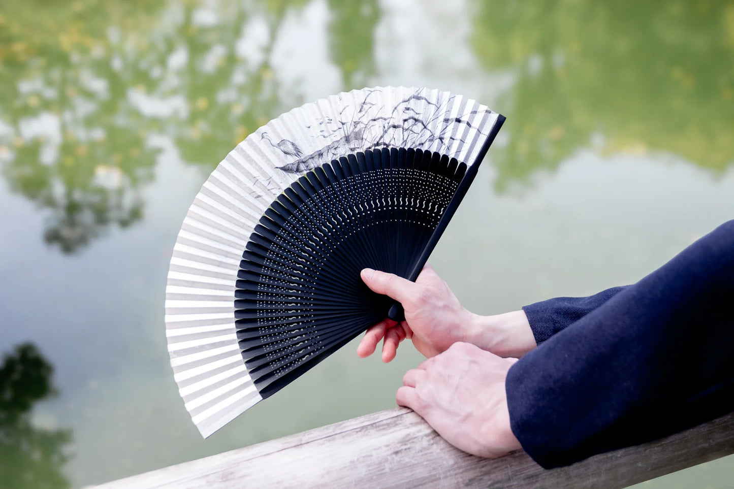 Kyo-sensu (Japanese folding fan) for Men - Silver Leaf / Heron - , Made in Kyoto, Japan , Kyoto sensu