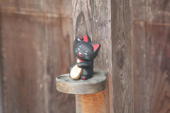 Nagahama Doll Japanese Maneki-Neko (Beckoning Cat) Doll - Black -, Japanese lucky cat figure