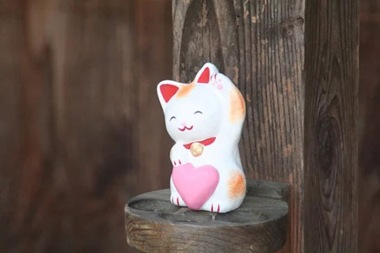 Nagahama Doll Japanese Maneki-Neko (Beckoning Cat) Doll - White -, Japanese lucky cat figure