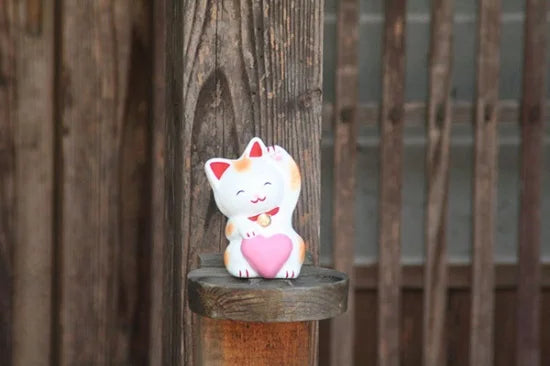 Nagahama Doll Japanese Maneki-Neko (Beckoning Cat) Doll - White -, Japanese lucky cat figure