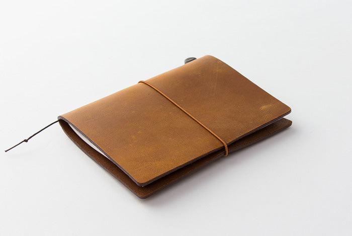 TRAVELER'S COMPANY TRAVELER'S notebook Starter Kit - Passport Size / Camel -