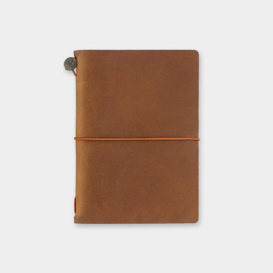 TRAVELER'S COMPANY TRAVELER'S notebook Starter Kit - Passport Size / Camel -