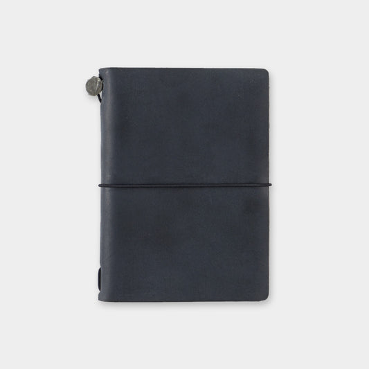 TRAVELER'S COMPANY TRAVELER'S notebook Starter Kit - Passport Size / Black -