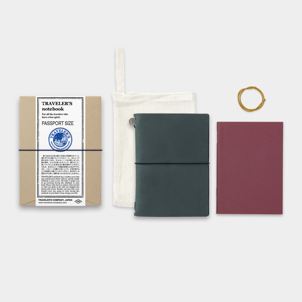 TRAVELER'S COMPANY TRAVELER'S notebook Starter Kit - Passport Size / Blue -