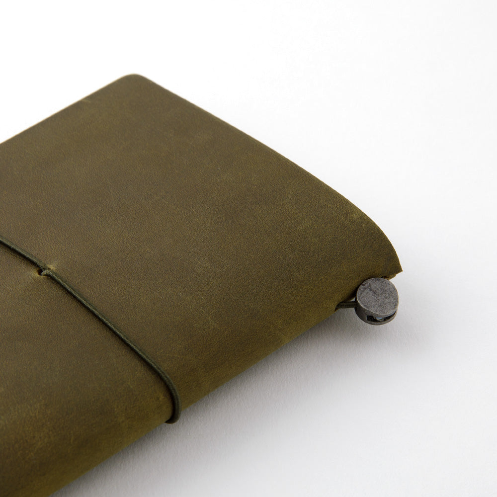 TRAVELER'S COMPANY TRAVELER'S notebook Starter Kit - Passport Size / Olive -