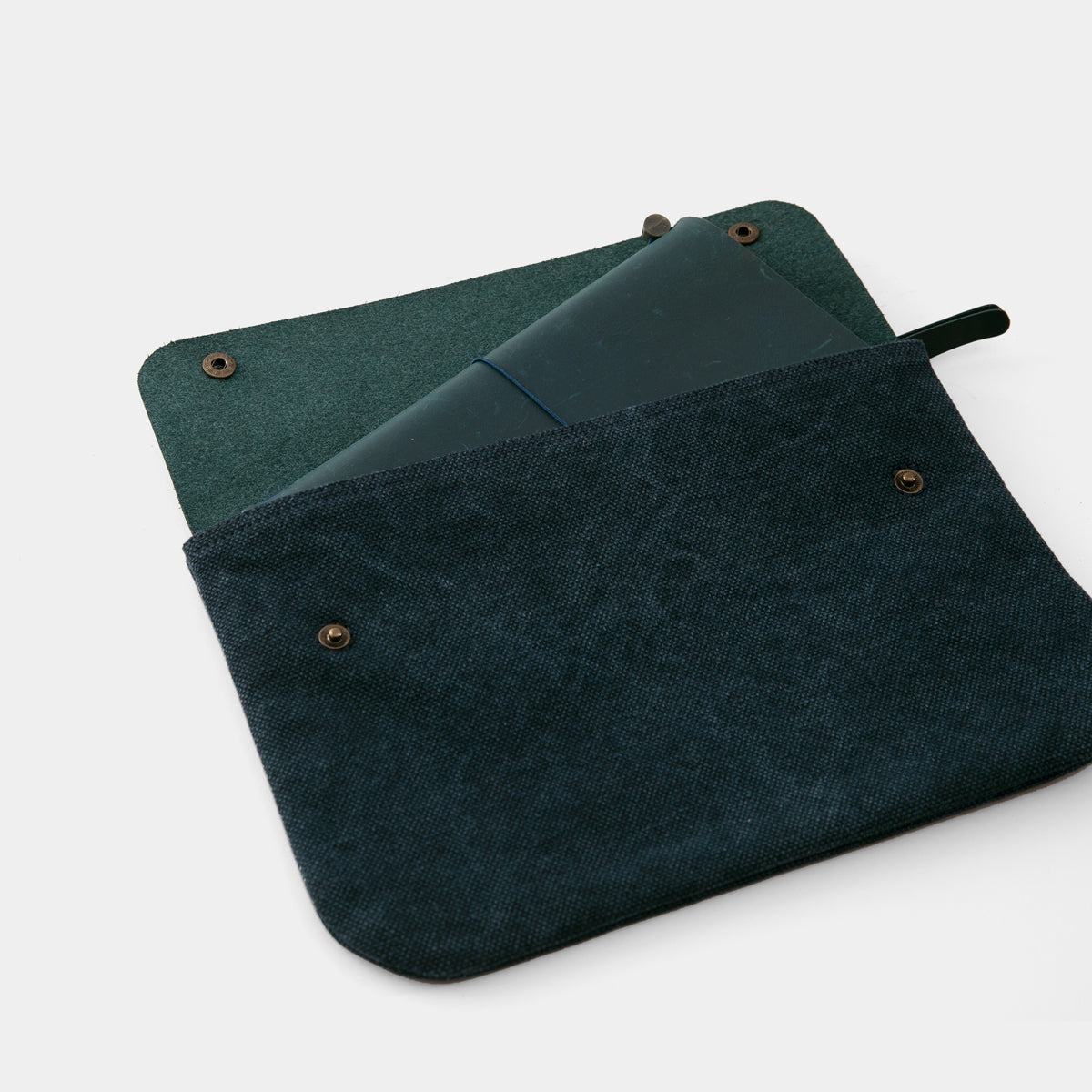 TRAVELER'S COMPANY Traveler's Factory Canvas Pouch - M Size / Blue -