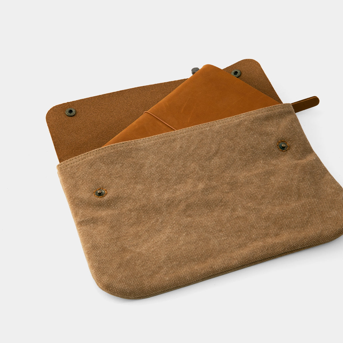 TRAVELER'S COMPANY Traveler's Factory Canvas Pouch - M Size / Beige -