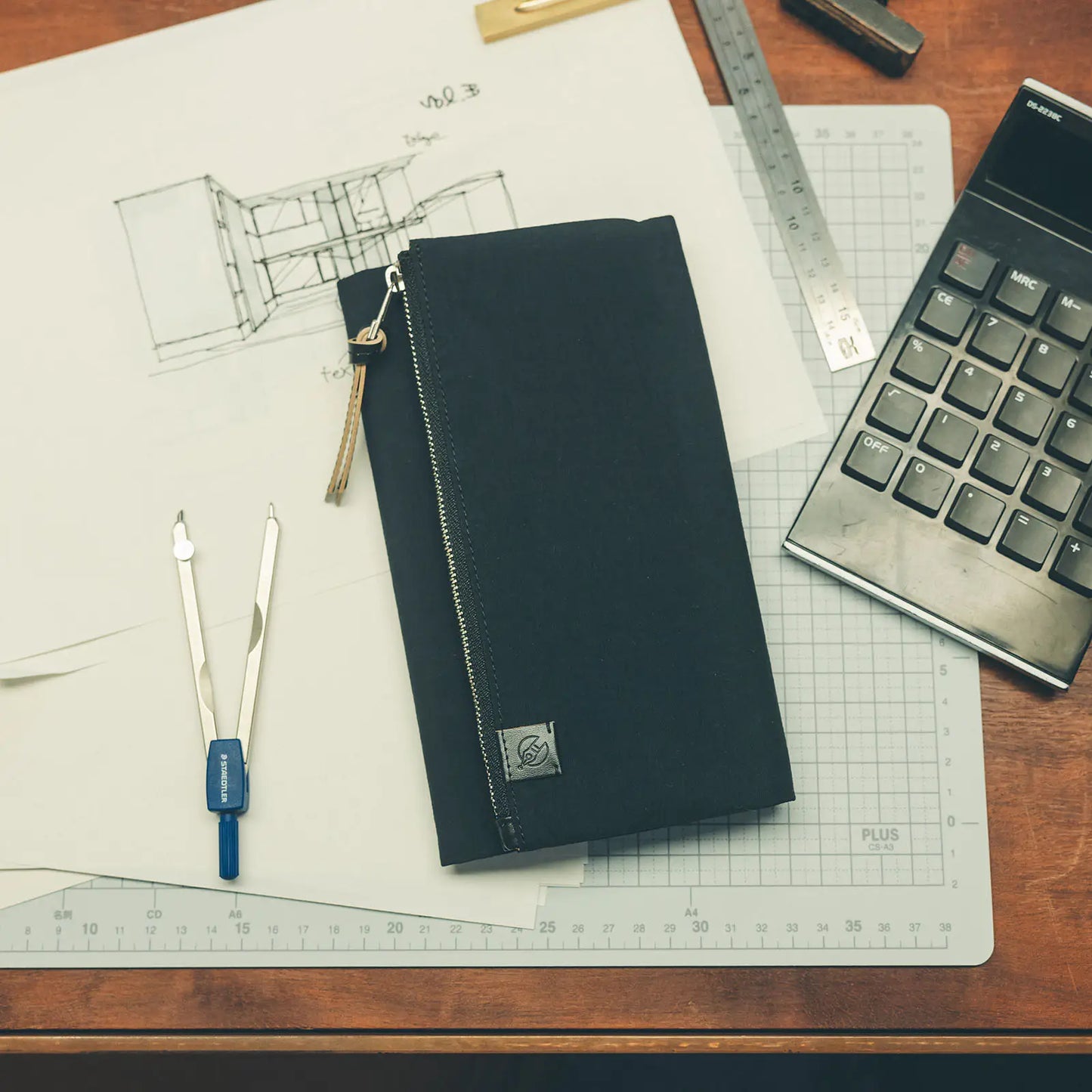 Tragen: Black [Hobonichi Weeks Cover] (Cover Only)