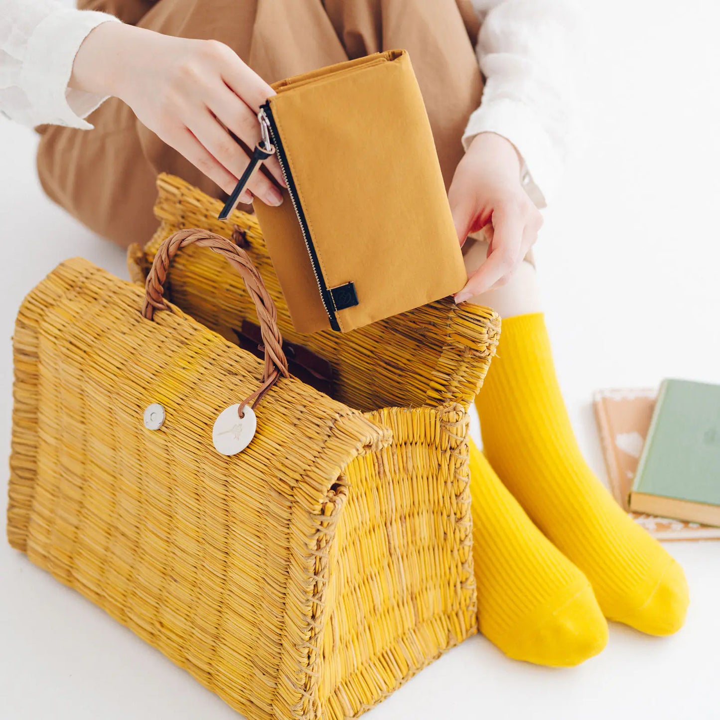 Tragen: Mustard [Hobonichi Original (A6) Techo Cover] (Cover Only)