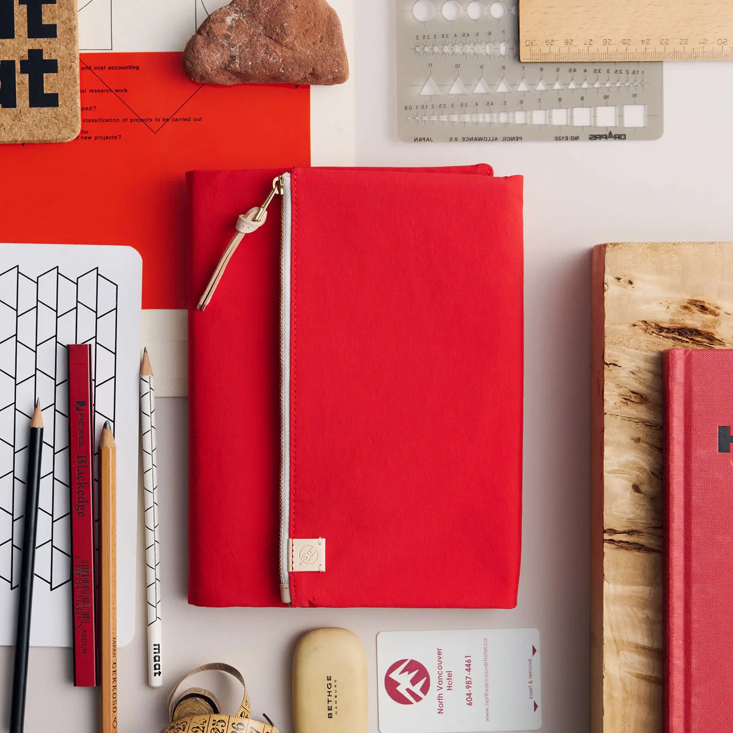 Tragen: Red [Hobonichi Cousin (A5) Techo Cover] (Cover Only)