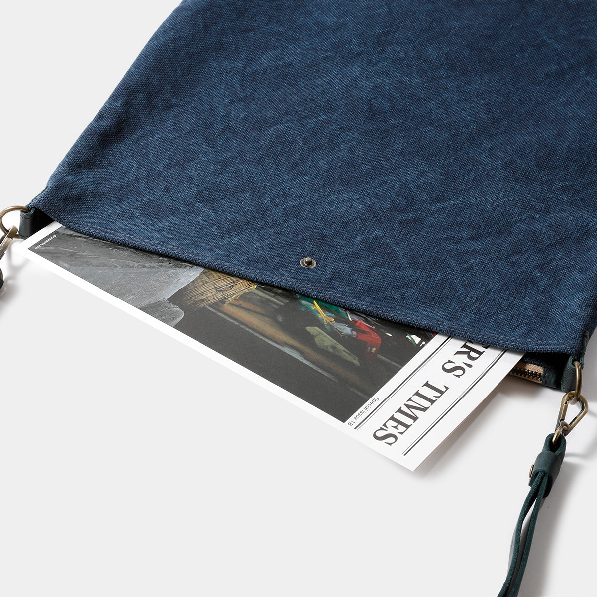 TRAVELER'S COMPANY Traveler's Factory Canvas Shoulder Bag - M Size / Blue -