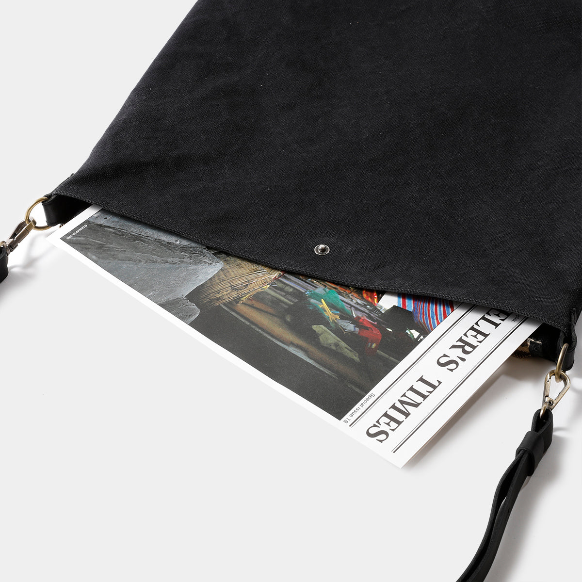TRAVELER'S COMPANY Traveler's Factory Canvas Shoulder Bag - M Size / Black -
