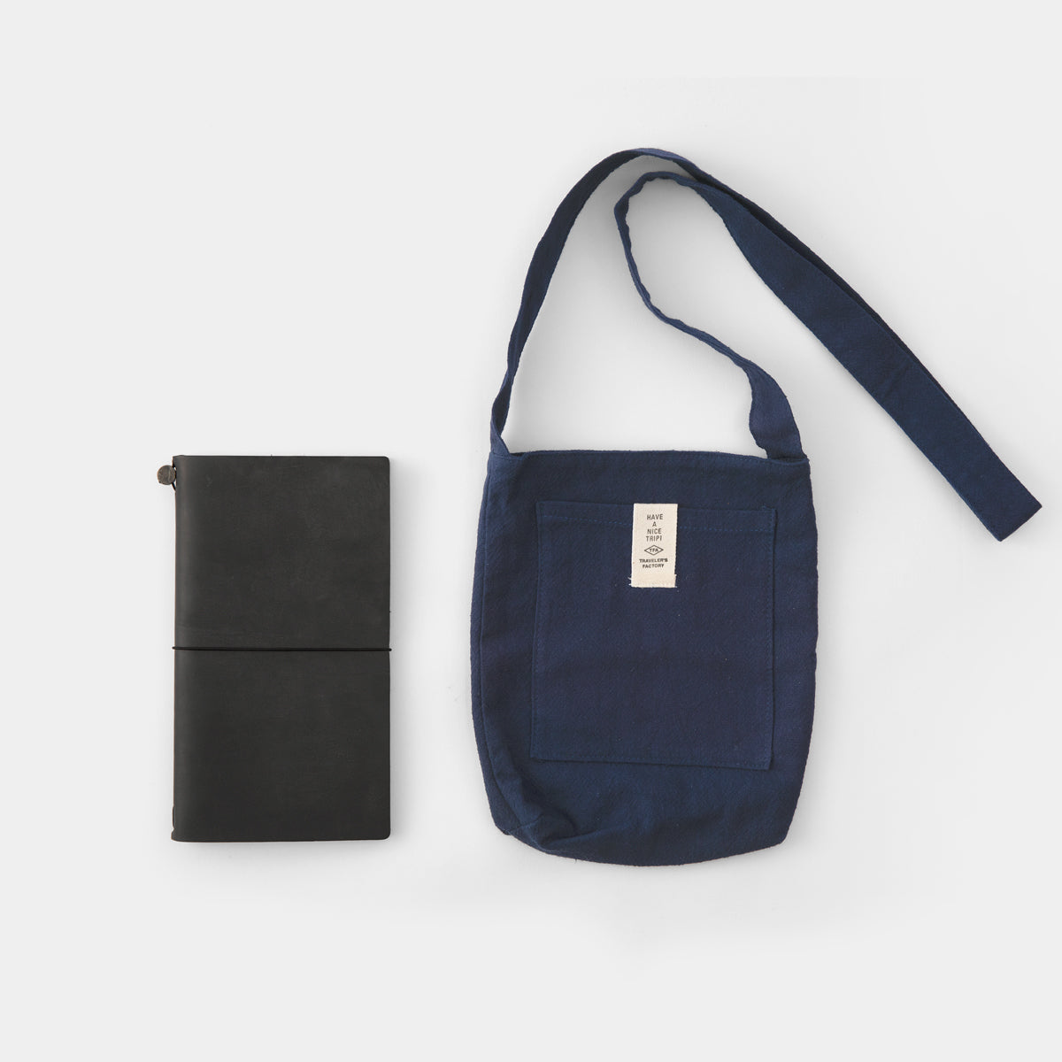 TRAVELER'S COMPANY Traveler's Factory Sacoche - Navy Blue -