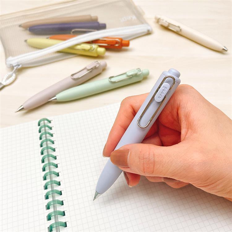 Uni Ball One P Gel Ink 0.38mm / 0.5mm Ballpoint Pen Black Ink