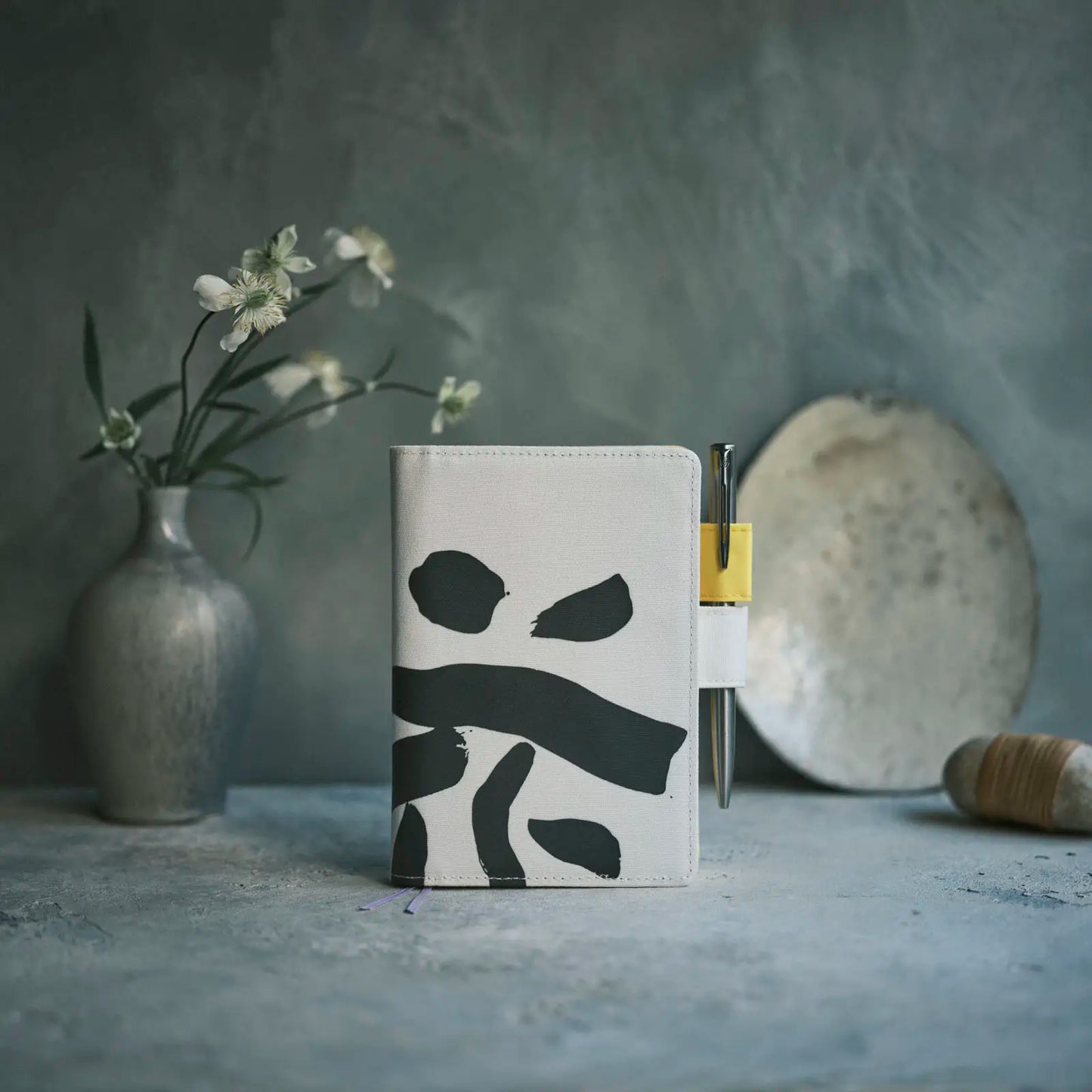Yuichi Inoue: Hana (Flower) [Hobonichi Original (A6) Techo Cover] (Cover Only)