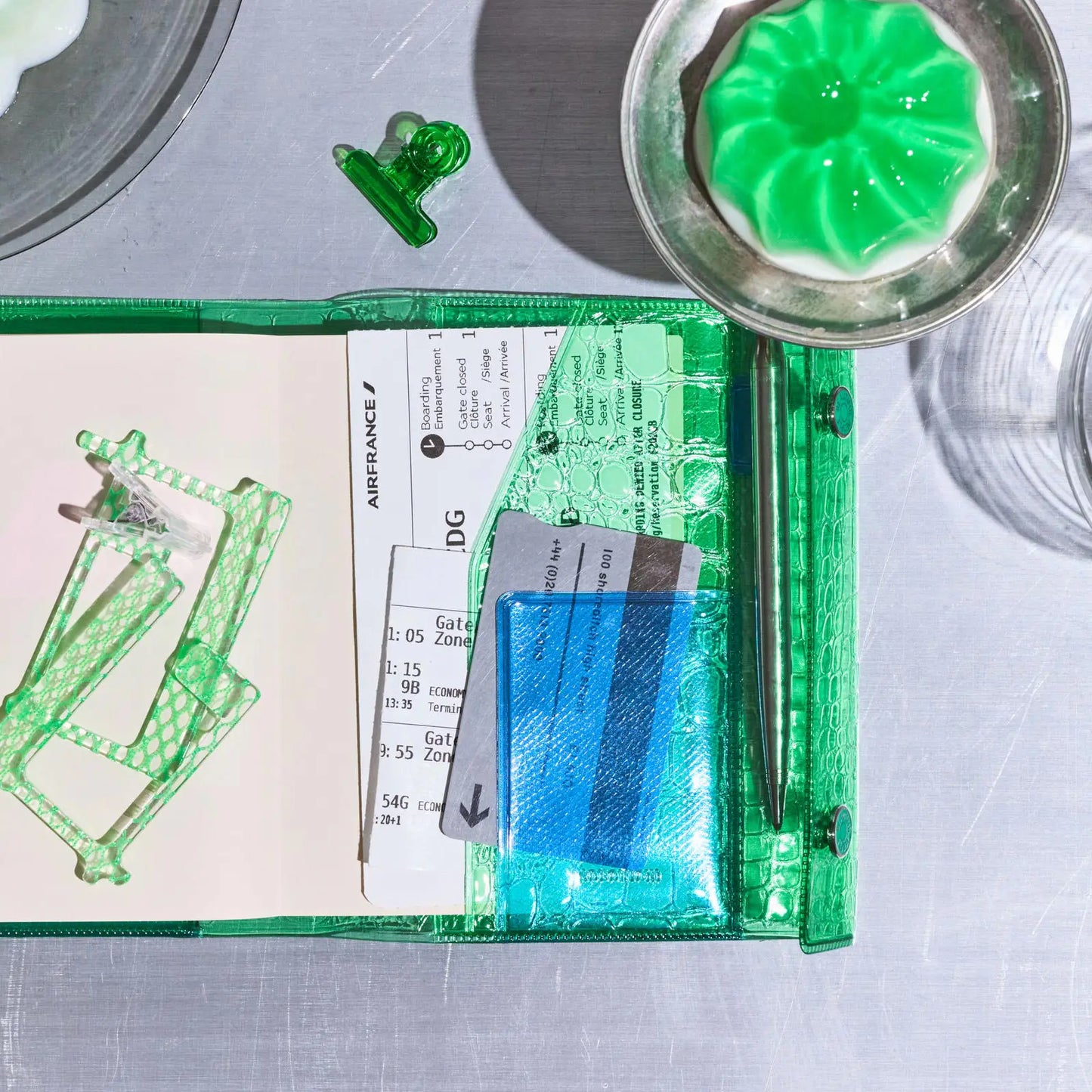 beautiful people: Nothing to Hide (Green) [Hobonichi Original (A6) Techo Cover] (Cover Only)