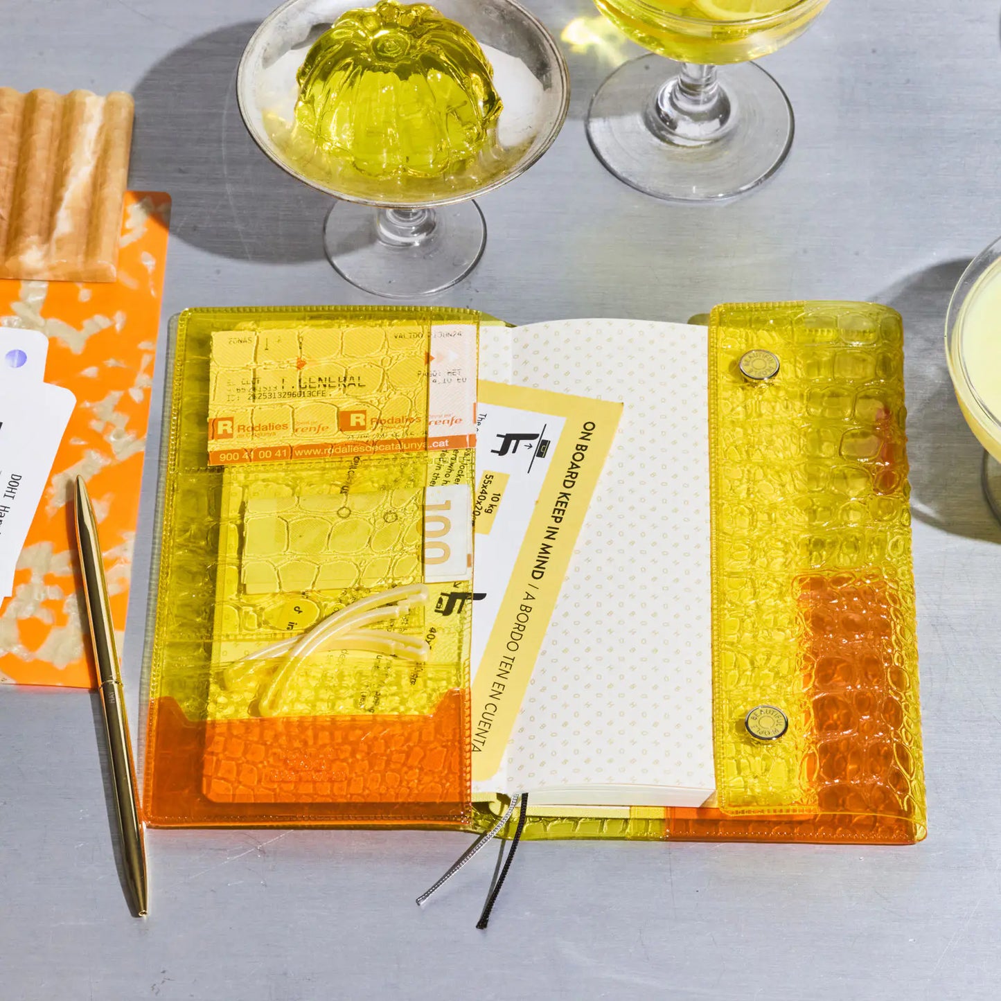 beautiful people: Nothing to Hide (Yellow)  [Hobonichi Weeks Cover] (Cover Only)