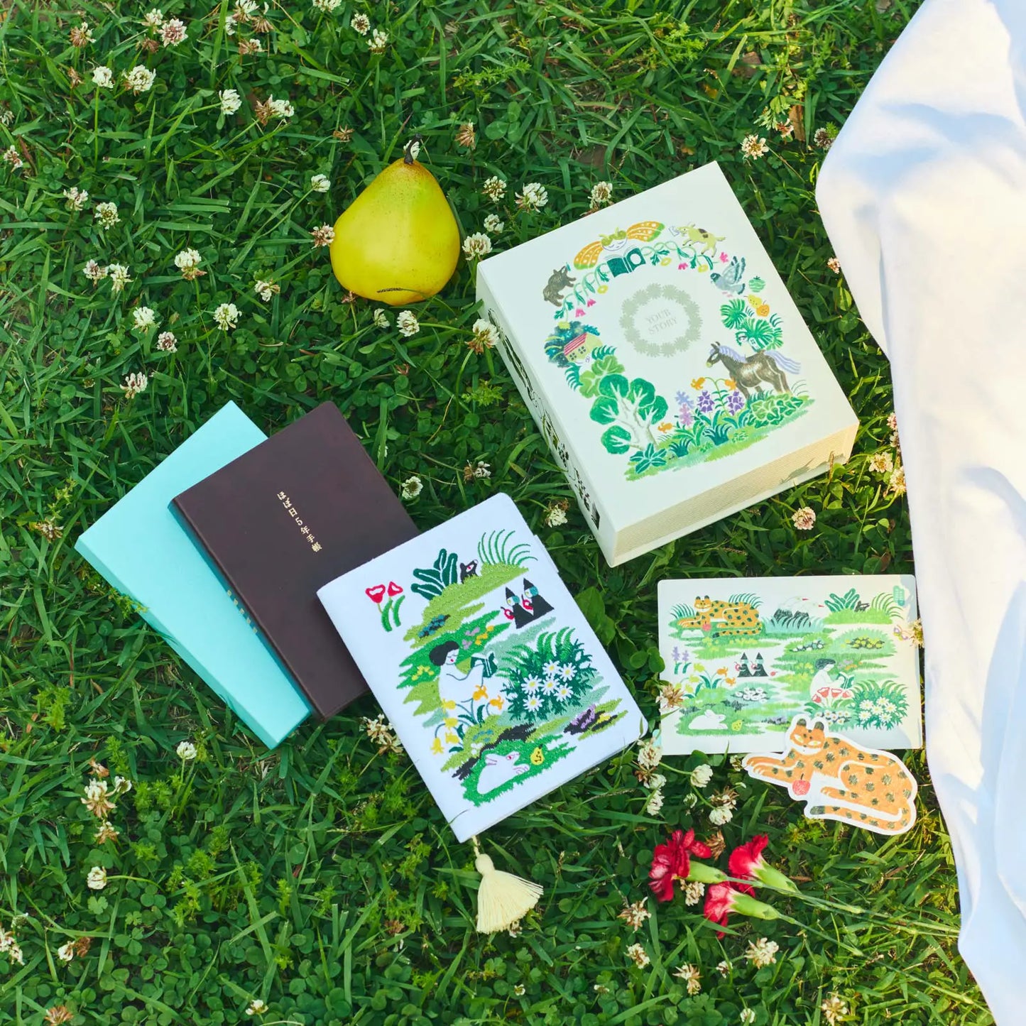 Hobonichi Techo 2027 iyo okumi: Hobonichi 5-Year Techo Gift Set - haconiwa (2027-2031)