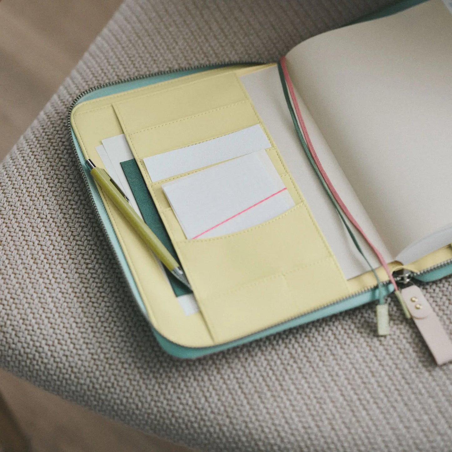 minä perhonen: glass flower (Pink Mix)  [Hobonichi Cousin (A5) Techo Cover] (Cover Only)