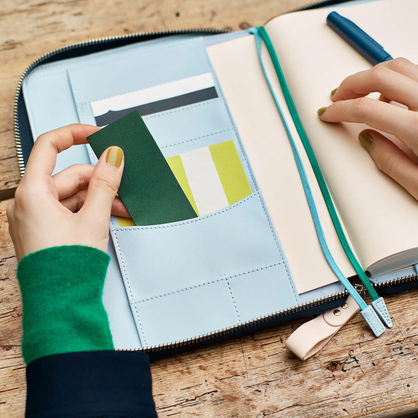 minä perhonen: pomppia (Navy) [Hobonichi Cousin (A5) Techo Cover] (Cover Only)