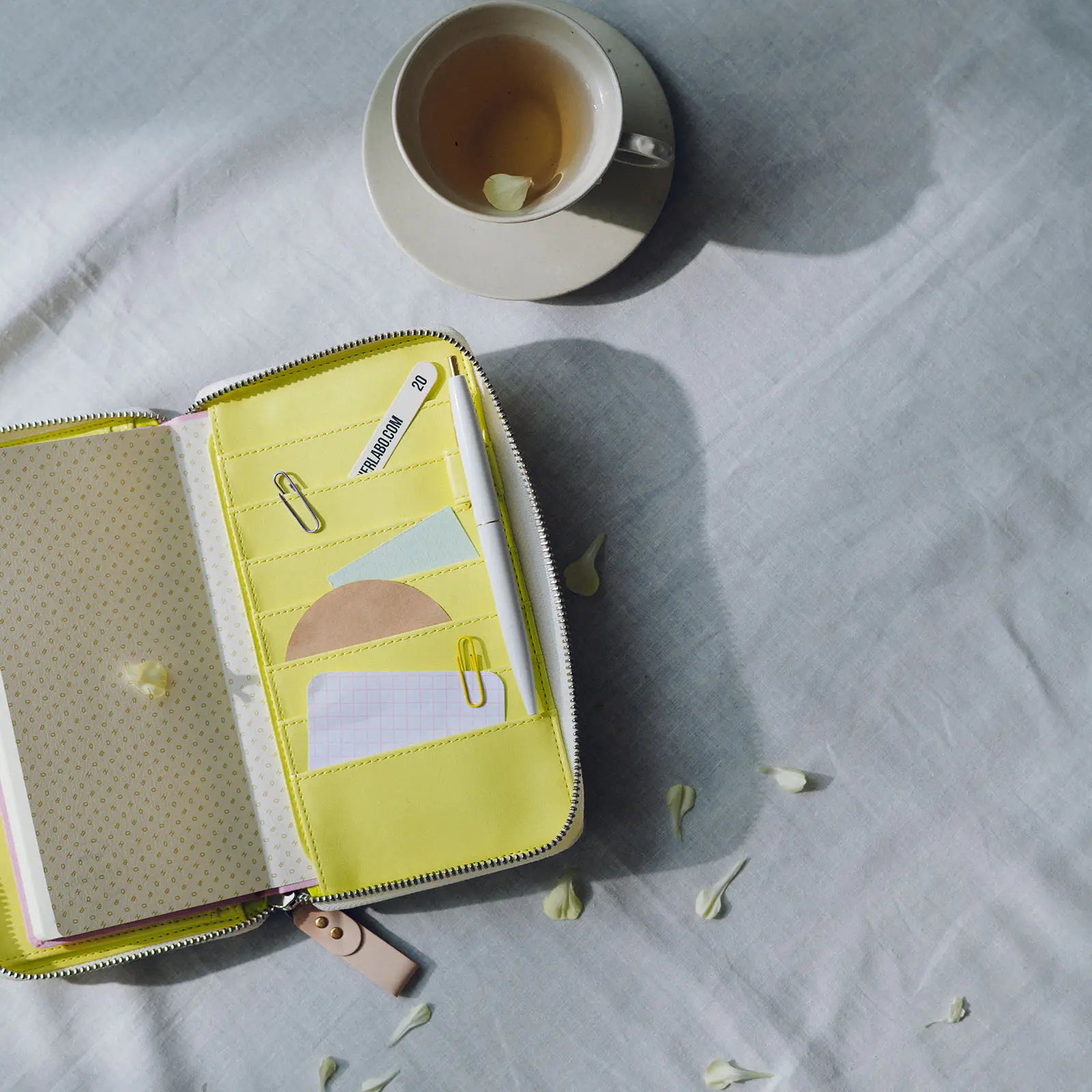 minä perhonen: skyful (Yellow) [Hobonichi Weeks Cover] (Cover Only