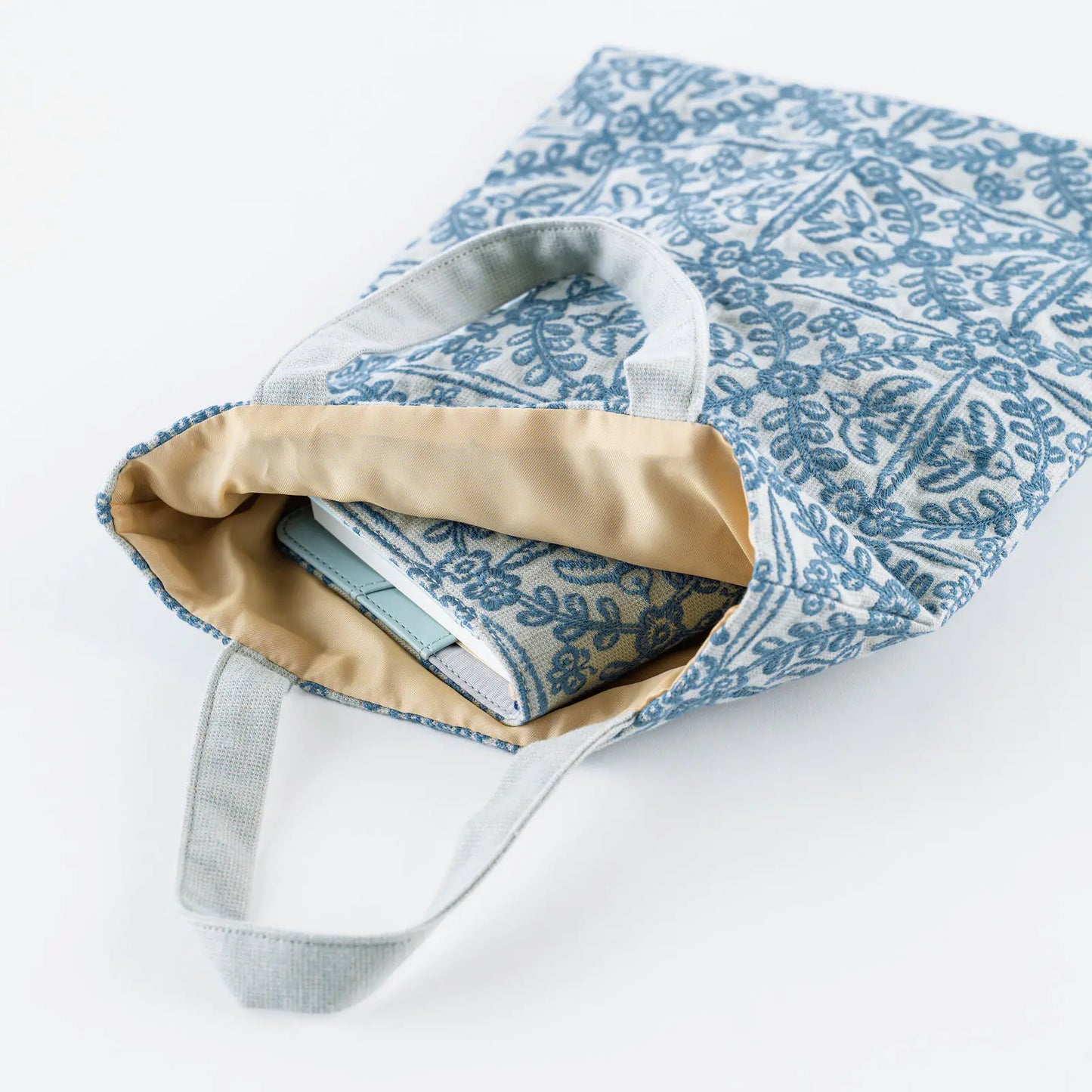 minä perhonen x Hobonichi: Tote Bag - felice (Blue), 2027 Hobonichi Accessories